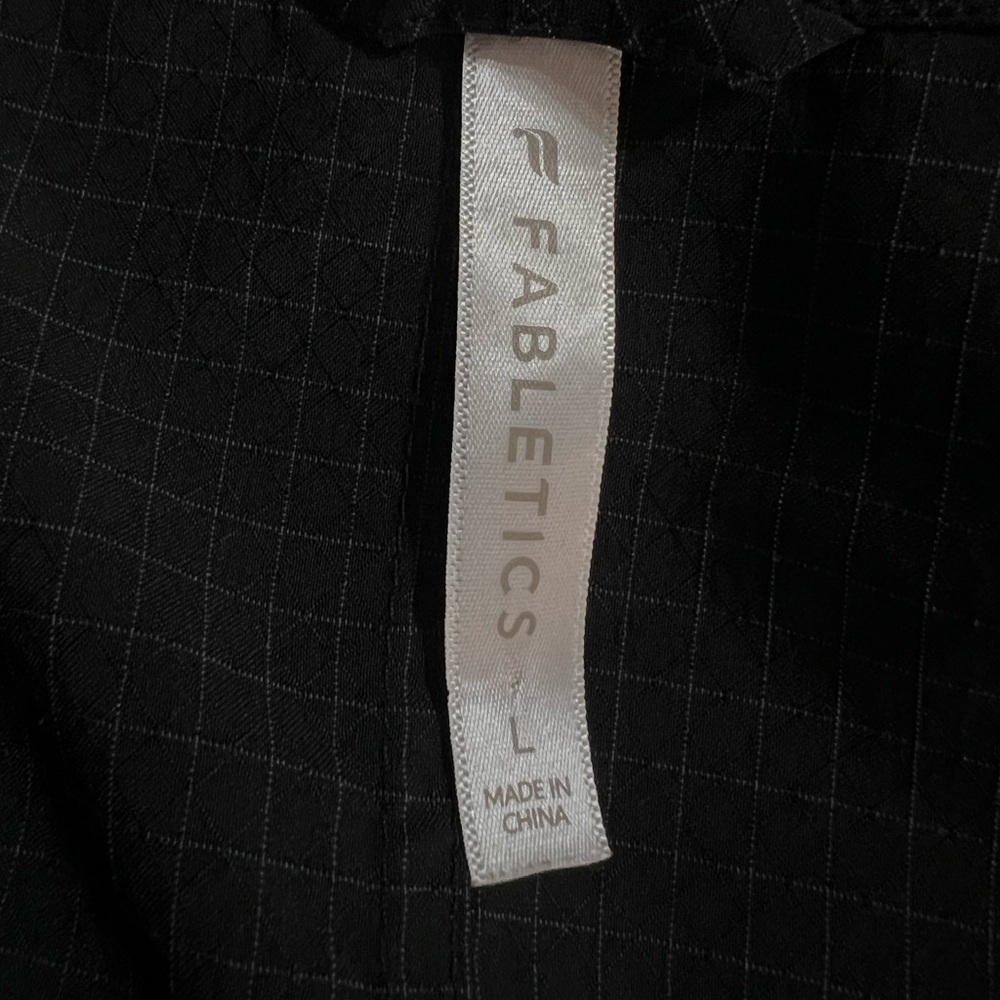 Fabletics Pristine Cond Ripstop Cropped Cargo Jacket in Grid Pattern Size Large - Picture 7 of 10